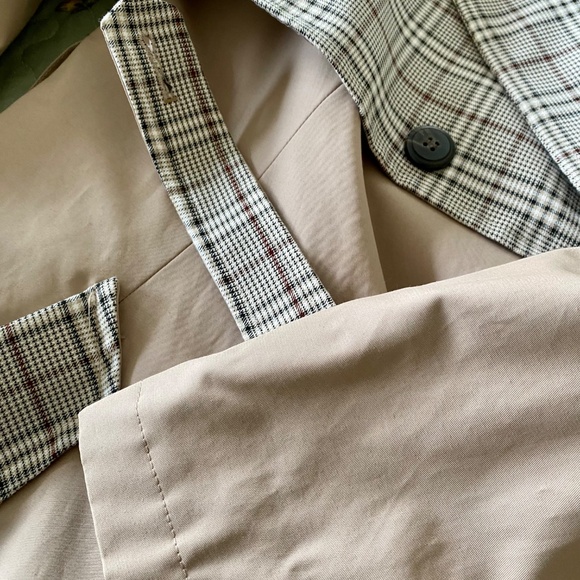 Ellen Tracy Raincoat - Size Large, EUC - Picture 5 of 12